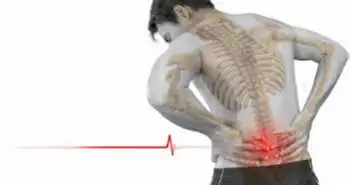 Дослідження порівняло ручну та роботизовану фіксацію у лікуванні люмбарної дегенерації з остеопорозом