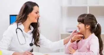 Оцінка шляхів, що впливають на посилення карієсу зубів у дітей